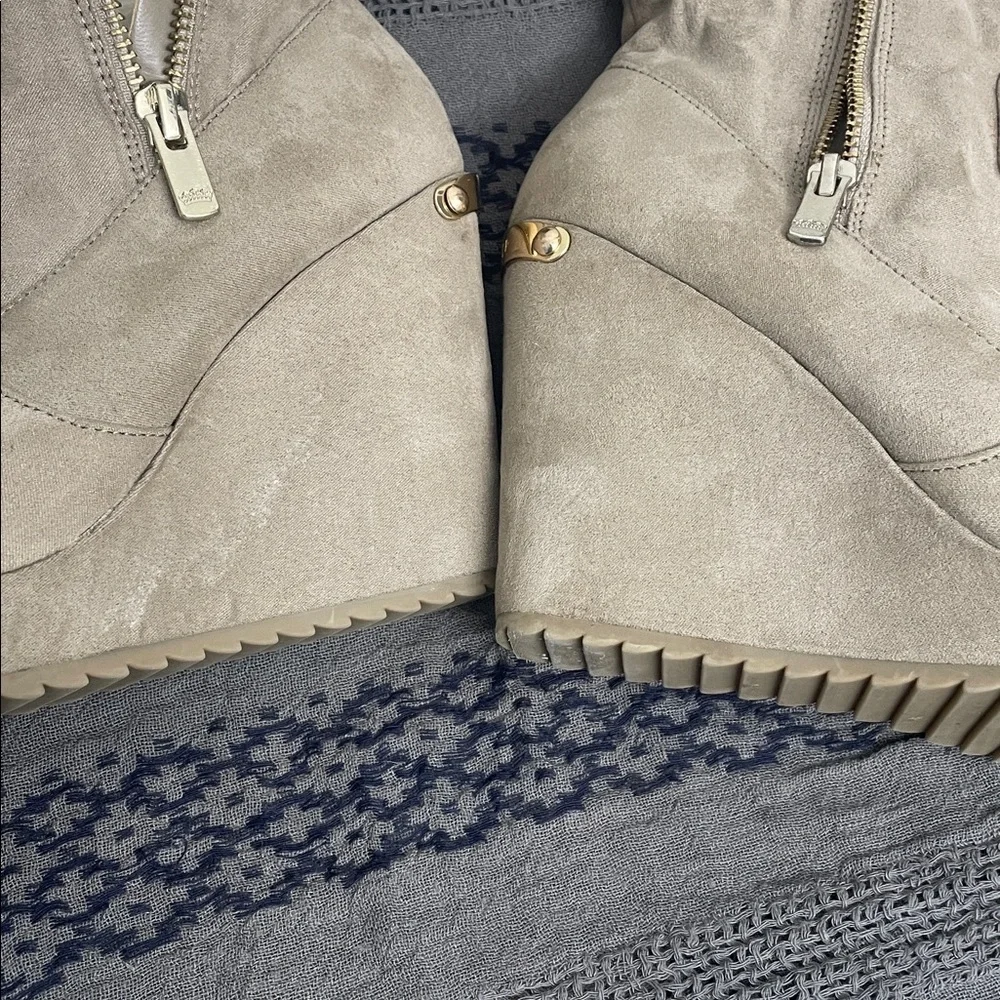 Juicy Couture Beige Wedge Boots